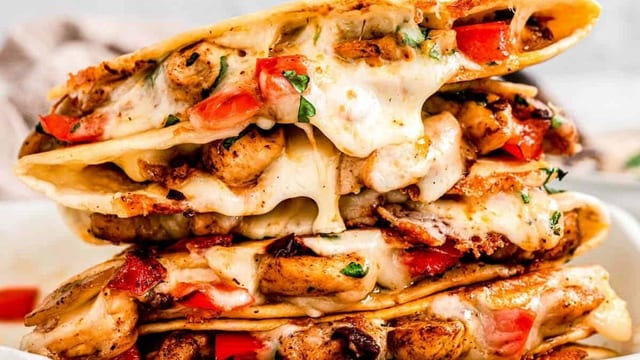 Grande Quesadilla.